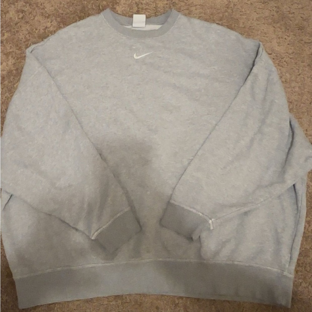 Nike Women’s Light Gray Crewneck Sweater